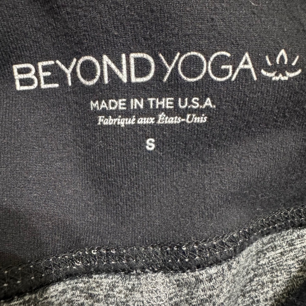 Beyond Yoga Spacedye High Waisted Capri Leggings Womens Small Gray Excellent - Picture 6 of 9